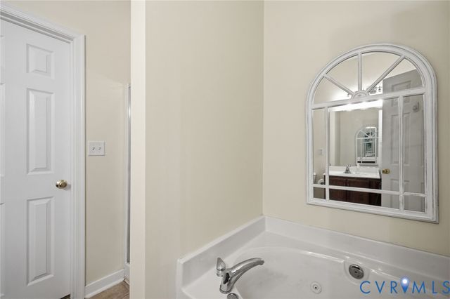 1555 Providence Knoll Dr, North Chesterfield, VA 23236