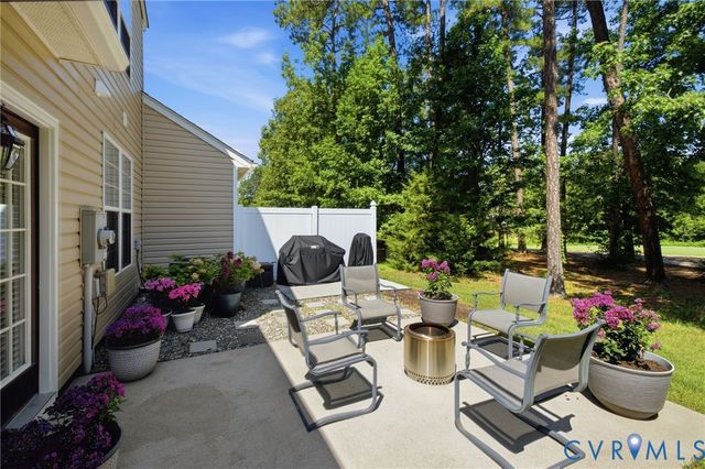 1555 Providence Knoll Dr, North Chesterfield, VA 23236