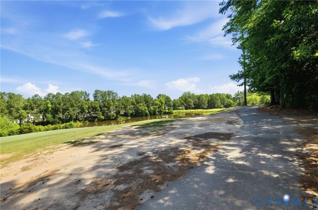 1555 Providence Knoll Dr, North Chesterfield, VA 23236