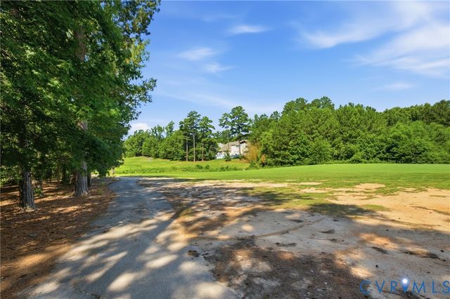 1555 Providence Knoll Dr, North Chesterfield, VA 23236