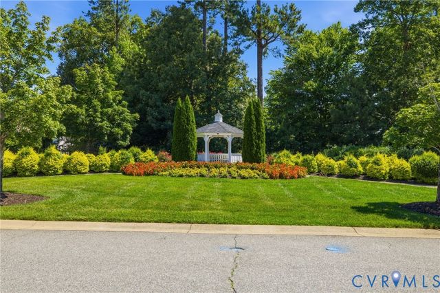 1555 Providence Knoll Dr, North Chesterfield, VA 23236