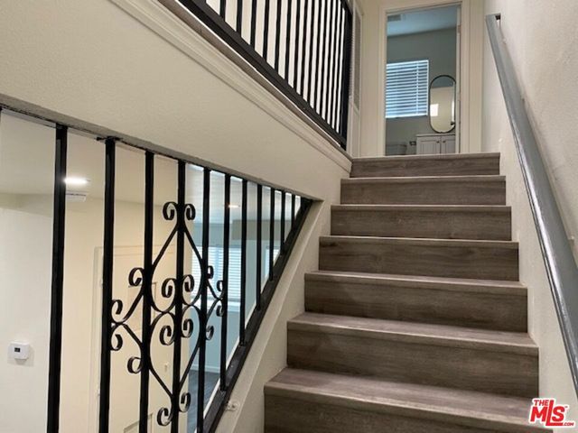 4832 Rosewood Avenue, Los Angeles, CA 90004