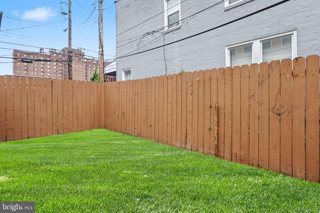 222 EMERALD ST, Harrisburg, PA 17110