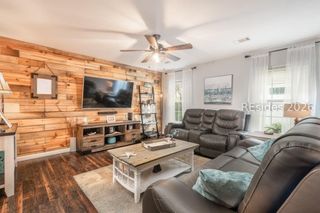 21 Pine Forest Dr, Bluffton, SC 29910