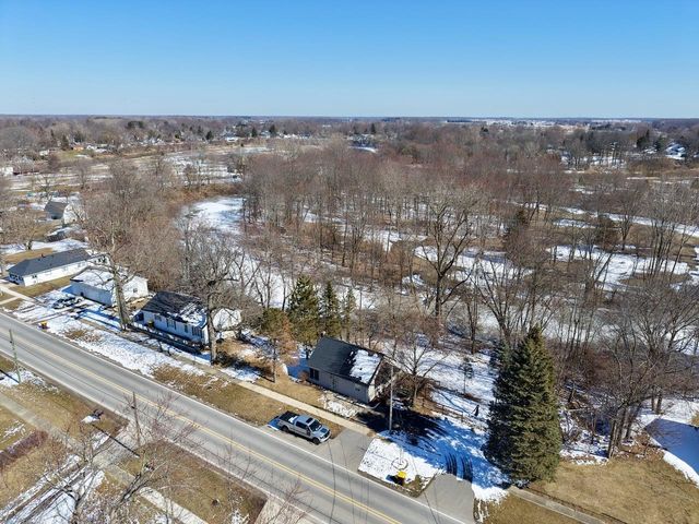 921 S Front Street, Chesaning, MI 48616