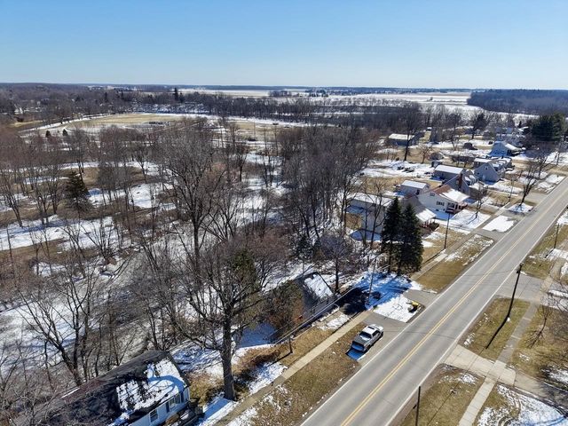 921 S Front Street, Chesaning, MI 48616
