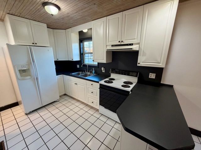 921 S Front Street, Chesaning, MI 48616