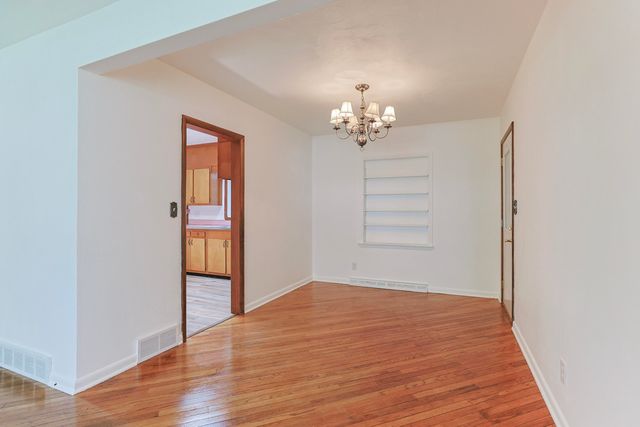 27201 Stuart Street, Edwardsburg Vllg, MI 49112