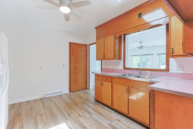 27201 Stuart Street, Edwardsburg Vllg, MI 49112