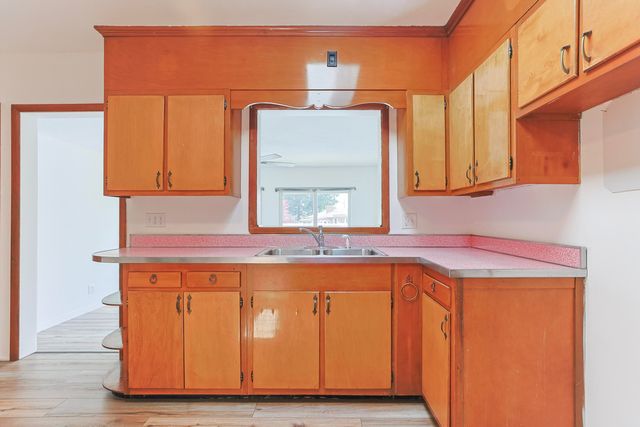 27201 Stuart Street, Edwardsburg Vllg, MI 49112
