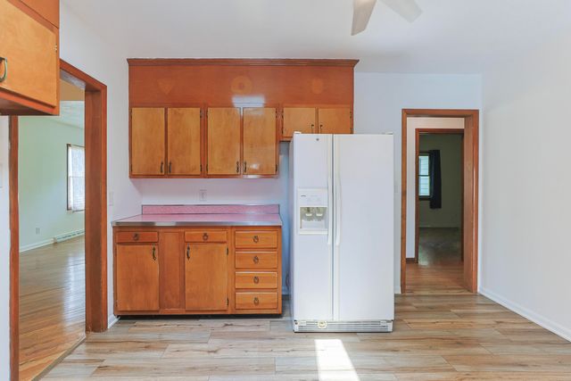 27201 Stuart Street, Edwardsburg Vllg, MI 49112
