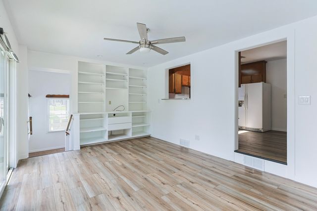 27201 Stuart Street, Edwardsburg Vllg, MI 49112