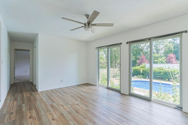 27201 Stuart Street, Edwardsburg Vllg, MI 49112