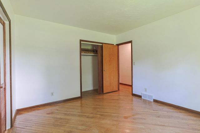 27201 Stuart Street, Edwardsburg Vllg, MI 49112