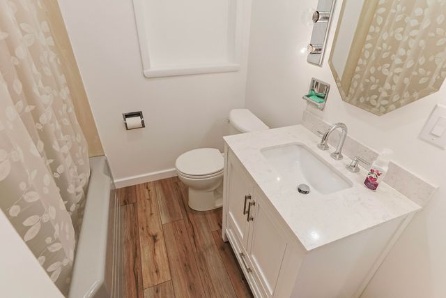 27201 Stuart Street, Edwardsburg Vllg, MI 49112