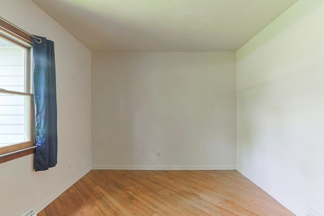 27201 Stuart Street, Edwardsburg Vllg, MI 49112
