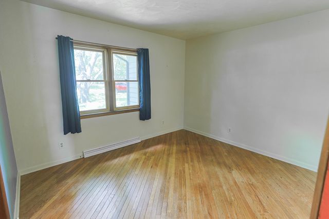 27201 Stuart Street, Edwardsburg Vllg, MI 49112