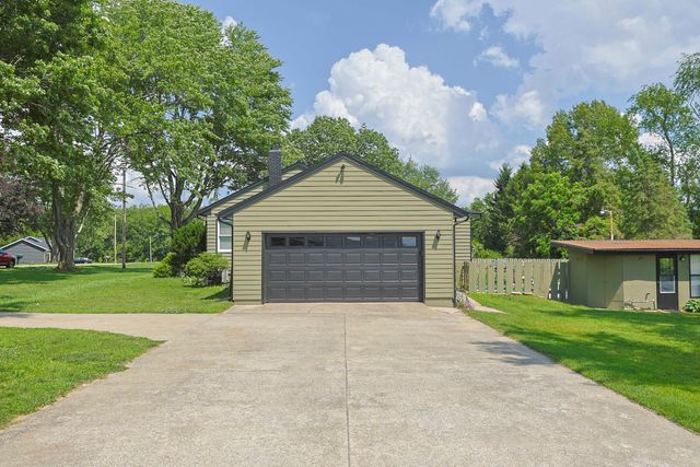 27201 Stuart Street, Edwardsburg Vllg, MI 49112
