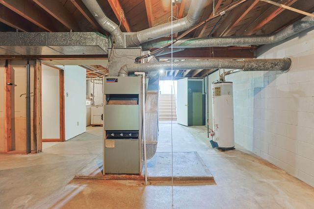 27201 Stuart Street, Edwardsburg Vllg, MI 49112