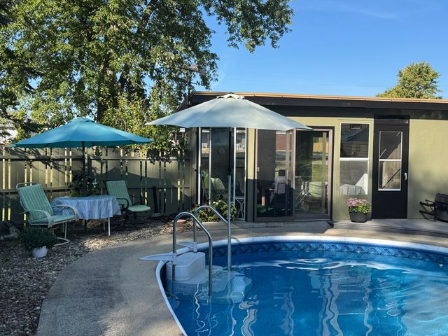 27201 Stuart Street, Edwardsburg Vllg, MI 49112