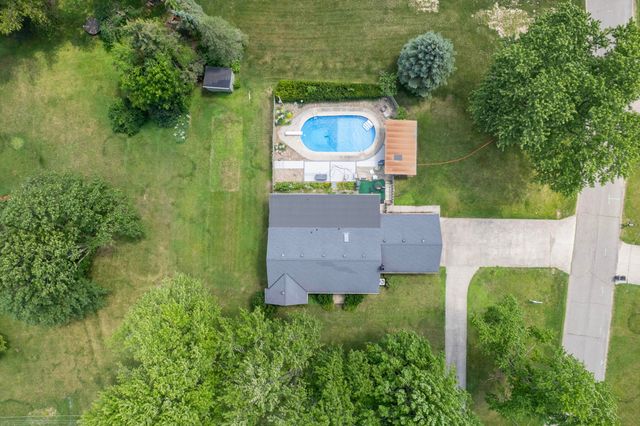 27201 Stuart Street, Edwardsburg Vllg, MI 49112