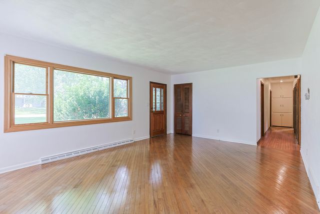 27201 Stuart Street, Edwardsburg Vllg, MI 49112