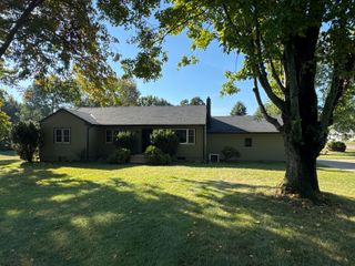 27201 Stuart Street, Edwardsburg Vllg, MI 49112