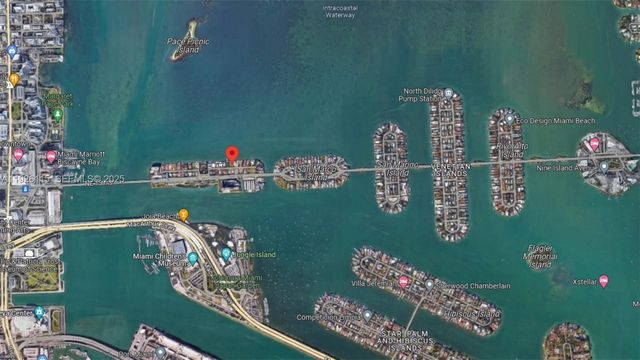 1041 N Venetian Dr, Miami, FL 33139