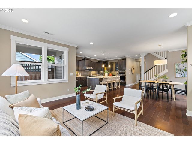 3005 Ne DEKUM St, Portland, OR 97211