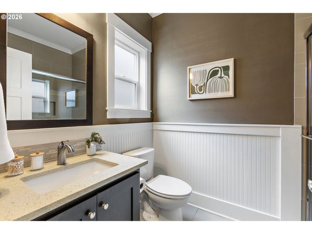 3005 Ne DEKUM St, Portland, OR 97211