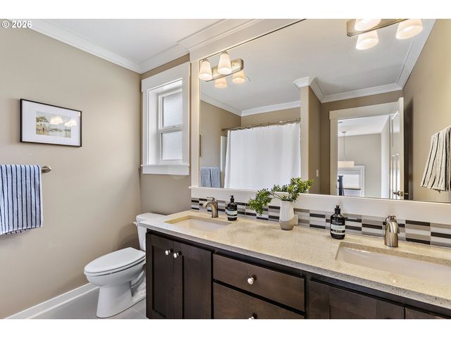 3005 Ne DEKUM St, Portland, OR 97211