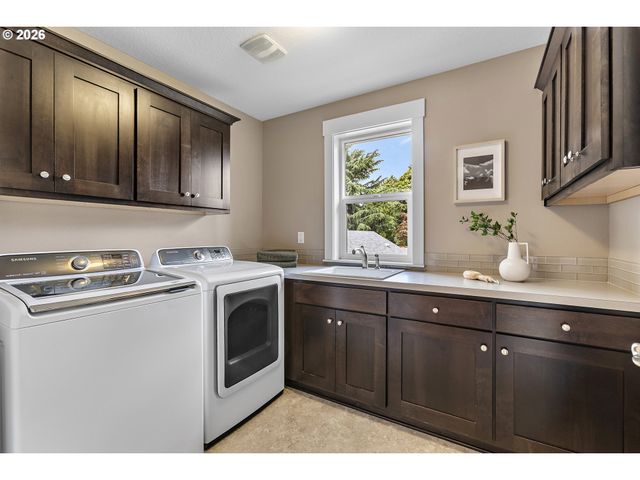 3005 Ne DEKUM St, Portland, OR 97211