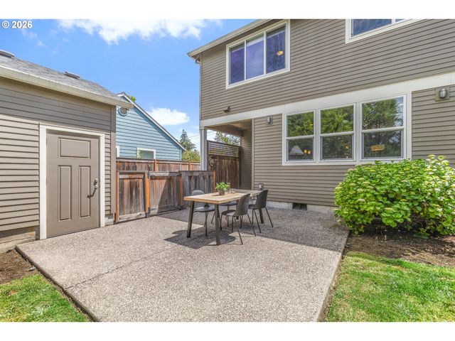 3005 Ne DEKUM St, Portland, OR 97211