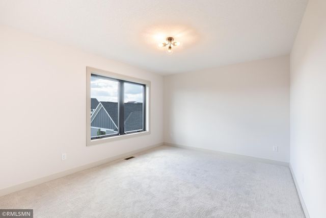 5058 Airlake Draw, Woodbury, MN 55129