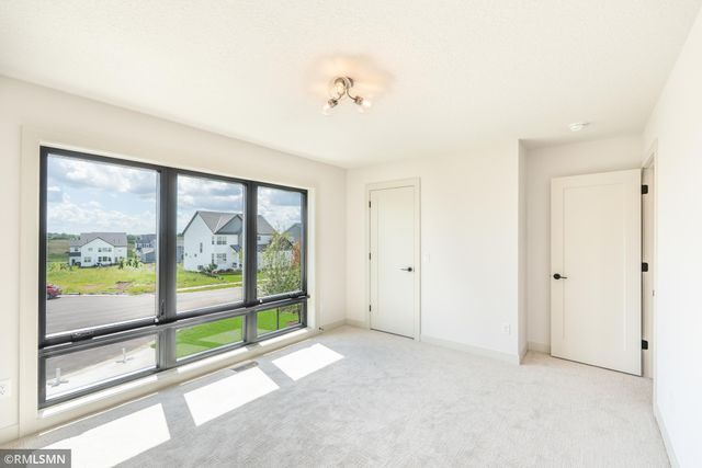 5058 Airlake Draw, Woodbury, MN 55129