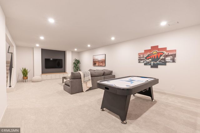 5058 Airlake Draw, Woodbury, MN 55129