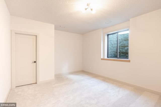 5058 Airlake Draw, Woodbury, MN 55129