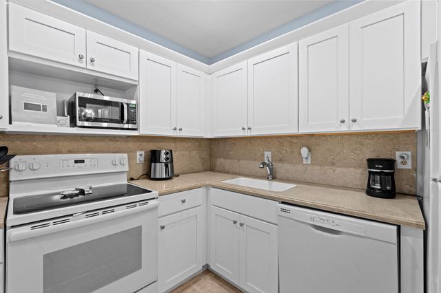 400 S Cypress Road 404, Pompano Beach, FL 33060