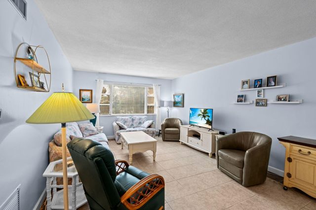 400 S Cypress Road 404, Pompano Beach, FL 33060