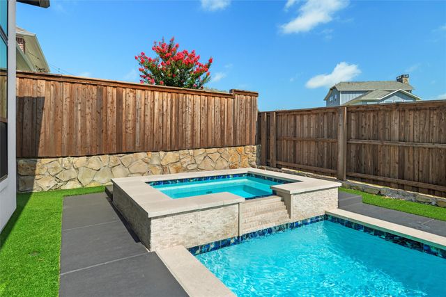 1833 Rolling Heights Lane, Fort Worth, TX 76008