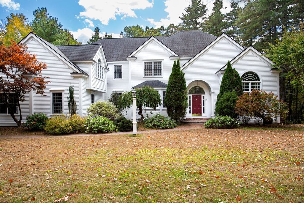 28 Meachen Ln, Sudbury, MA 01776