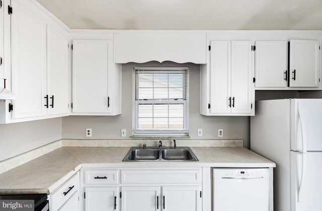 1929 SIERRA DR, Fredericksburg, VA 22405