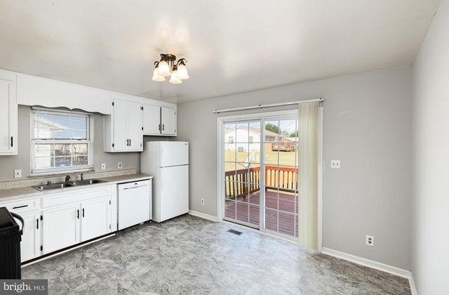 1929 SIERRA DR, Fredericksburg, VA 22405