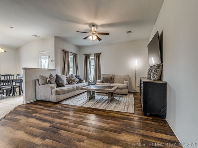 10933 N 154th East Avenue, Owasso, OK 74055
