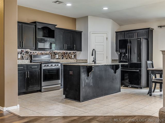 10933 N 154th East Avenue, Owasso, OK 74055