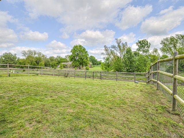 10933 N 154th East Avenue, Owasso, OK 74055