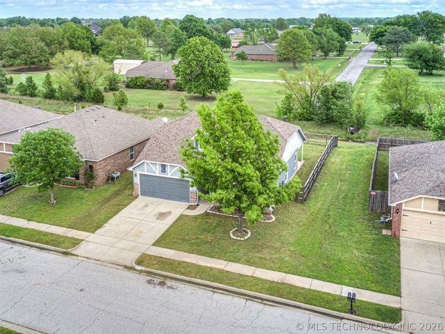 10933 N 154th East Avenue, Owasso, OK 74055