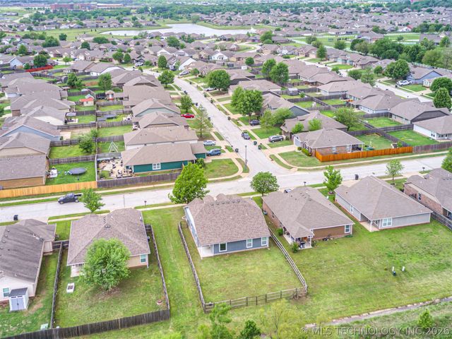 10933 N 154th East Avenue, Owasso, OK 74055