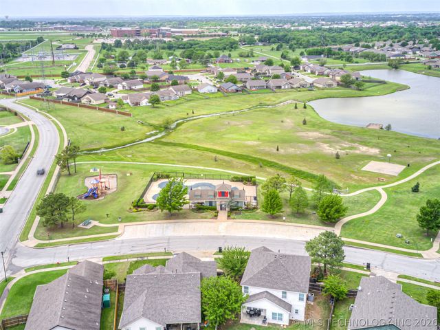 10933 N 154th East Avenue, Owasso, OK 74055