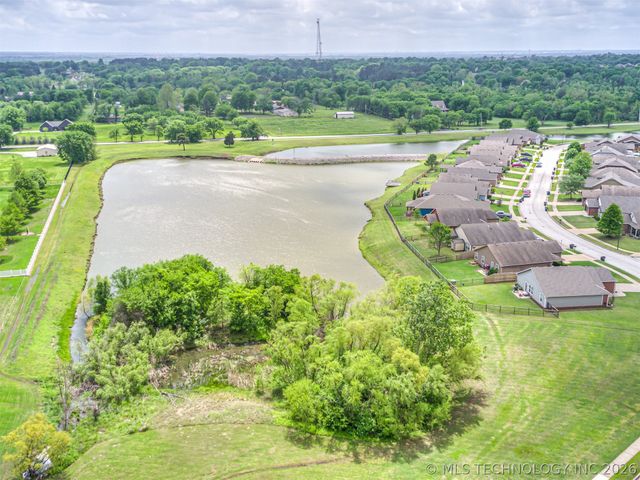 10933 N 154th East Avenue, Owasso, OK 74055